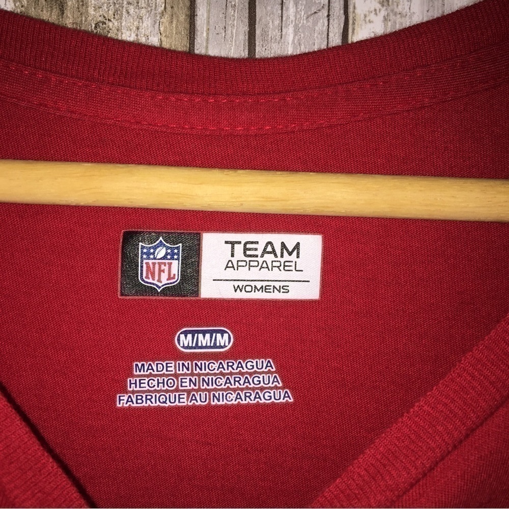 NFL Atlanta Falcons Sideline Tee Women’s Medium Red Graphic Shirt Football Fan - Picture 4 of 4